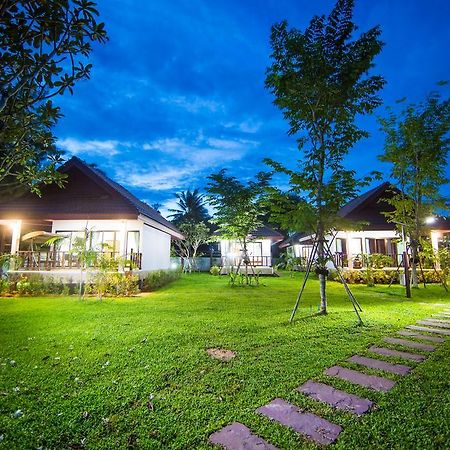 Pawarisa Resort Pathio Extérieur photo