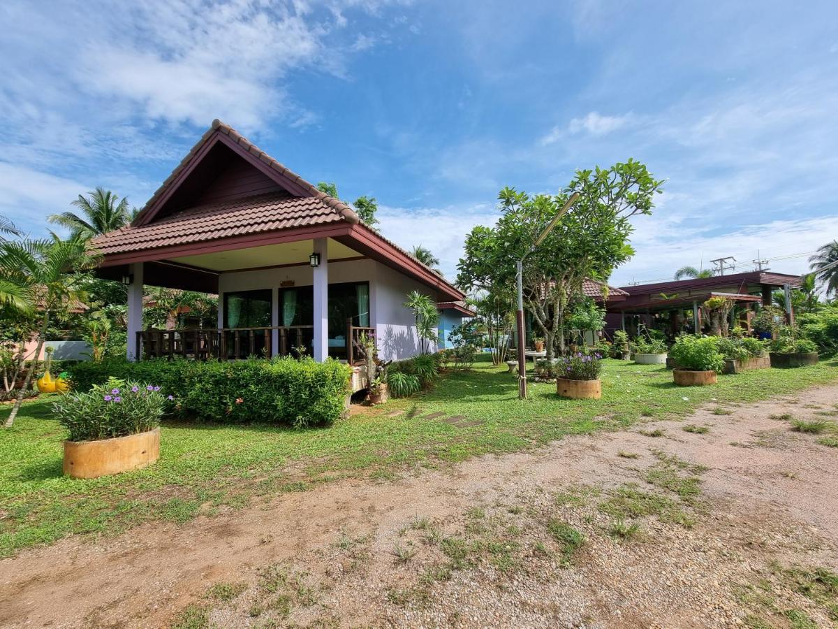 Pawarisa Resort Pathio Extérieur photo