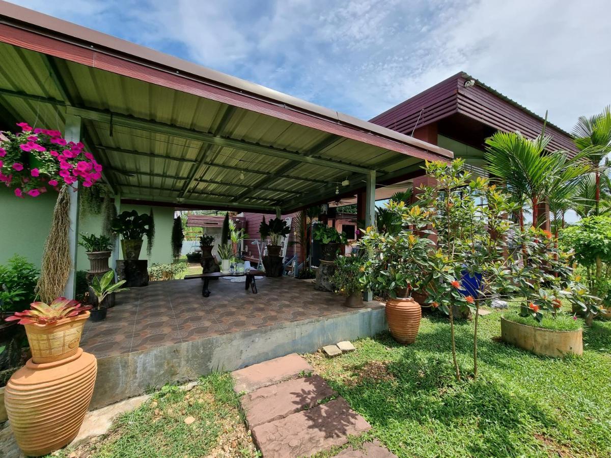 Pawarisa Resort Pathio Extérieur photo