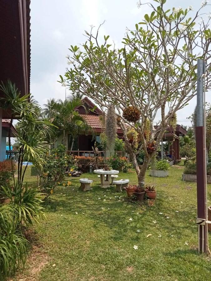 Pawarisa Resort Pathio Extérieur photo