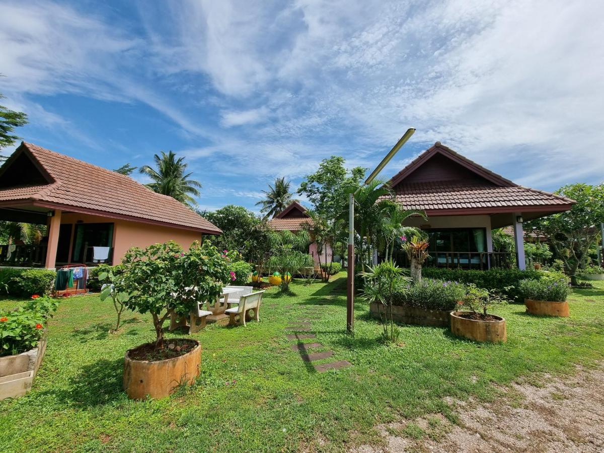 Pawarisa Resort Pathio Extérieur photo